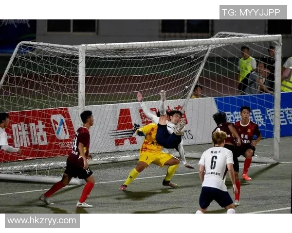 身高超过2米的足球巨星们盘点：高个子球员如何主宰赛场